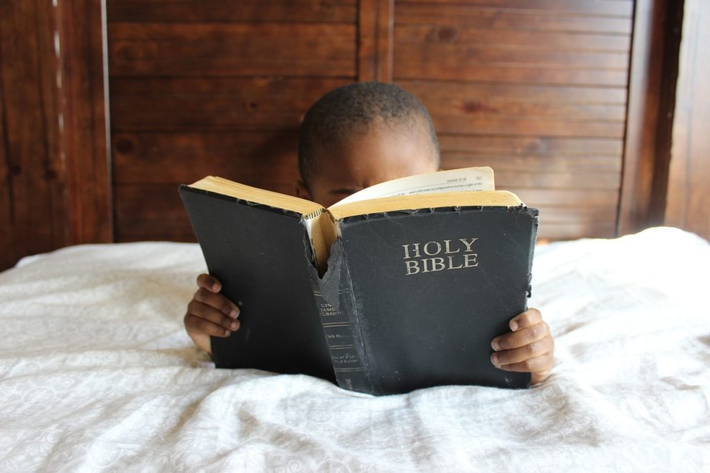 child, reading, bible-945422.jpg